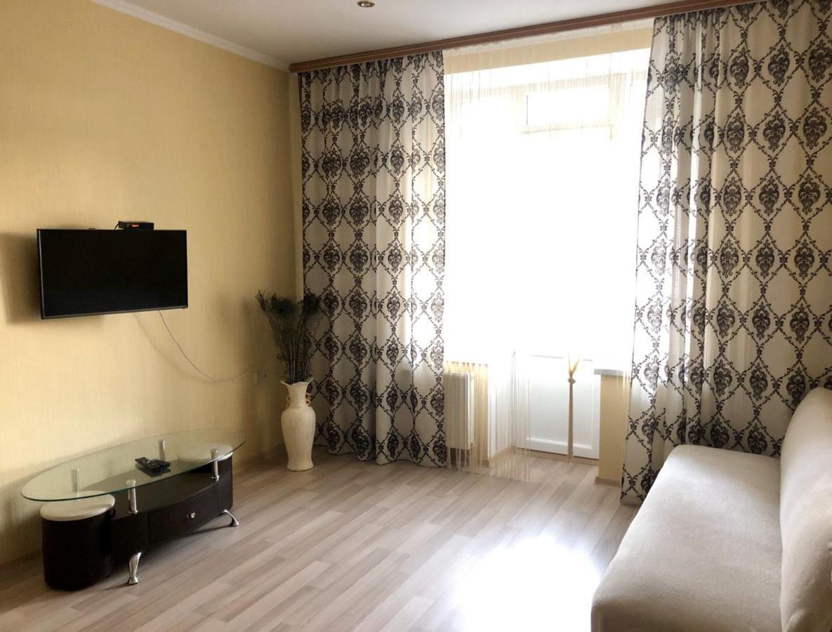 Apartment In The Center Čerkasy Esterno foto