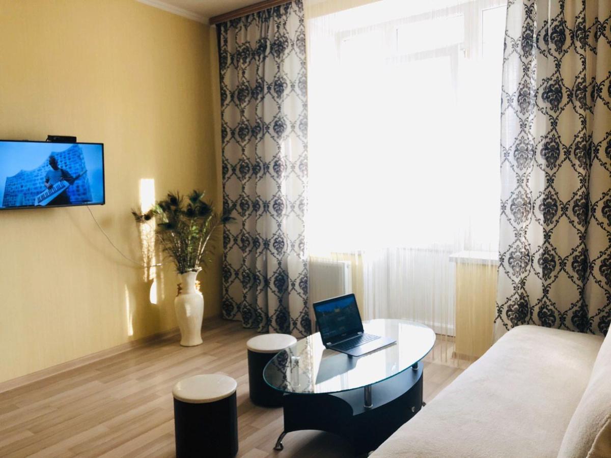 Apartment In The Center Čerkasy Esterno foto